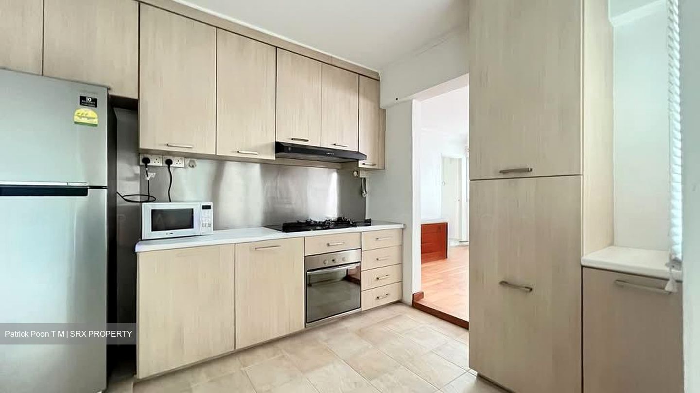 Blk 216 Jurong East Street 21 (Jurong East), HDB Executive #549750111